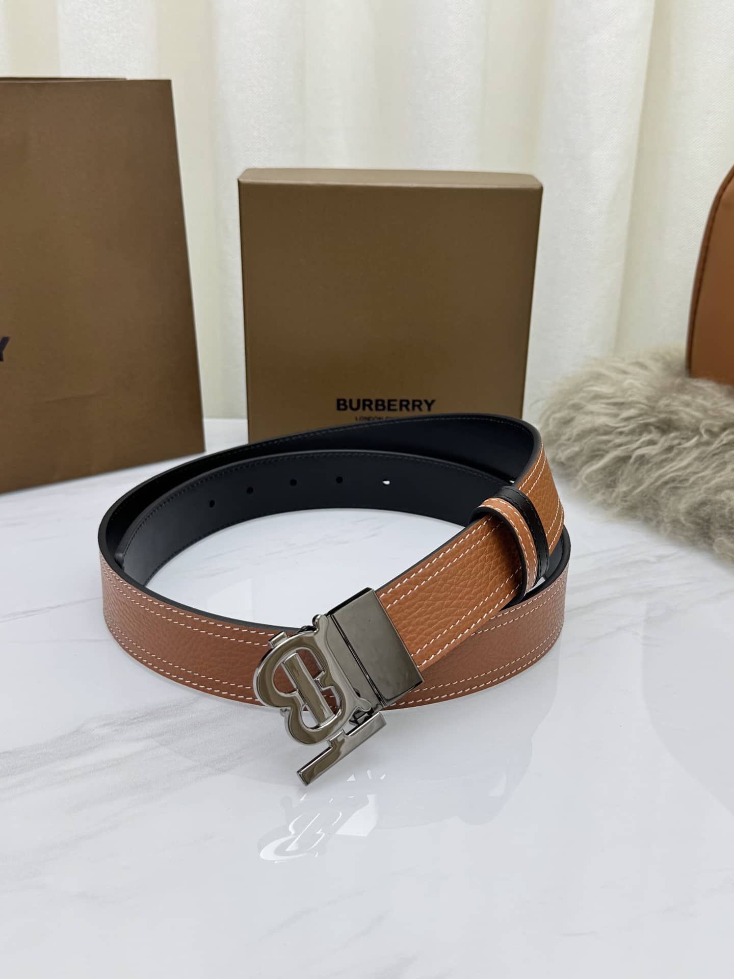 Burberry Belt-019
